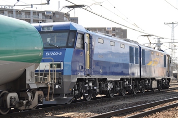 南松本駅にて貨物列車を撮る　３月２３日