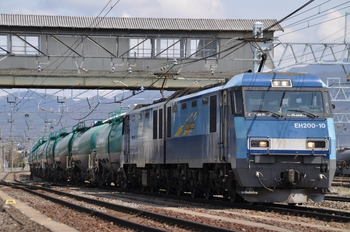 南松本駅にて貨物列車を撮る　４月２７日