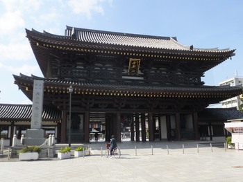 川崎大師平間寺参詣　１０月２６日
