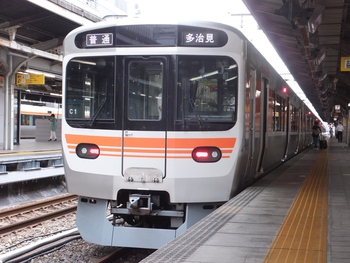 名古屋近郊で　３１５系電車を撮る。
