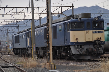 南松本駅にて貨物列車を撮る　2022年12月17日