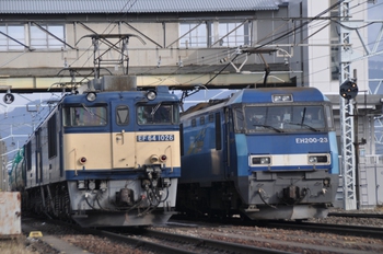南松本駅にて貨物列車を撮る　2022年12月26日