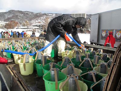 アイスキャンドル2015　諏訪湖の水で・・・作り方
