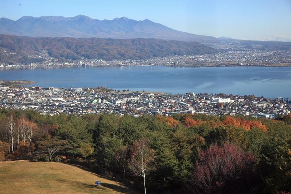 信州暮らしパｰトナｰ 宅建協会諏訪支部 晩秋の諏訪地方 八ヶ岳一望 岡谷市やまびこ公園