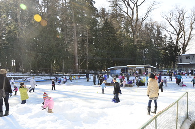 天然氷　フィギア発祥の地　秋宮スケートリンクで氷上祭