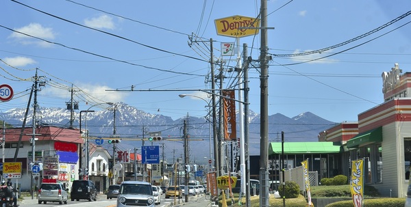 信州　茅野市街地から見る　八ヶ岳連峰