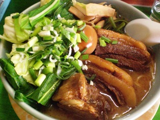 熊本ラーメン「桃太郎」で角煮♪