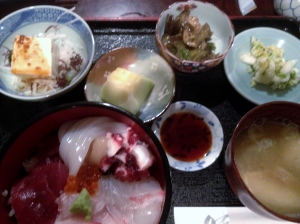 旬菜「里」の海鮮丼