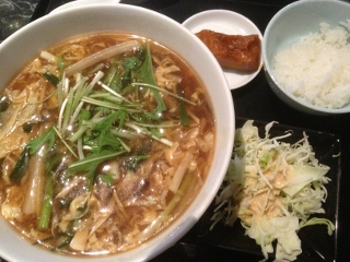 酸辣湯麺で温まるぅ～＠焼肉八方園