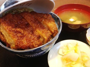 「たけだ」の得得ソースカツ丼