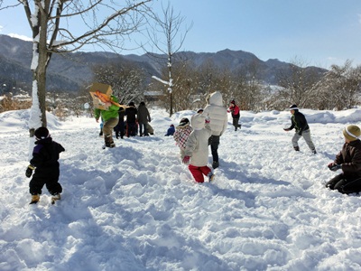 かなり～久しぶりの餅つきと雪合戦☆