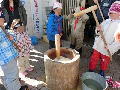 かなり～久しぶりの餅つきと雪合戦☆