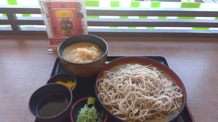 松代パーキングエリアで蕎麦昼食