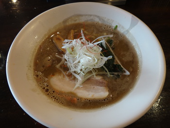 牛骨×煮干 8・3