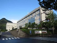 裁判所へ
