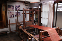 小岩井紬工房　機織