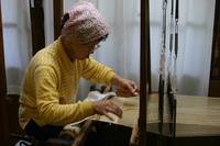 小岩井紬工房　機織