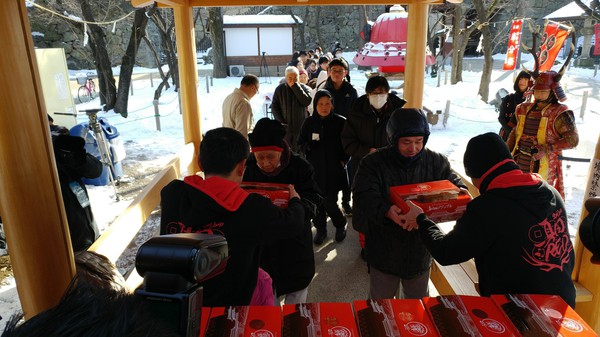 【地域】真田神社にて「不落林檎」がプレゼント！開始30分で終了となる好評ぶり