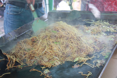 母袋創一市長が作る美味だれ焼きそば パパママフェスタに登場！