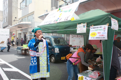母袋創一市長が作る美味だれ焼きそば パパママフェスタに登場！