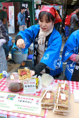 母袋創一市長が作る美味だれ焼きそば パパママフェスタに登場！