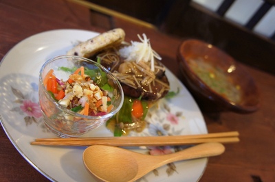 小さなｶﾌｪ日月ﾏｸﾛﾋﾞｵﾃｨｯｸ(閉店)