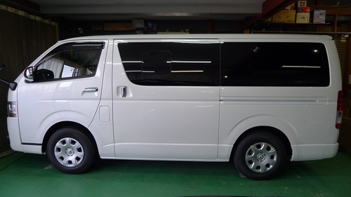 働く車ハイエース
