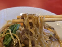 塩尻市　中華料理　中信会館龍胆　五目やきそば