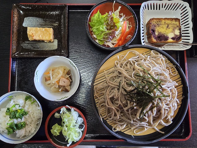 開田高原　そば処　まつば　数量限定そばランチ