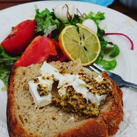 お外ご飯のススメ。大人の簡単オープンサンド♪